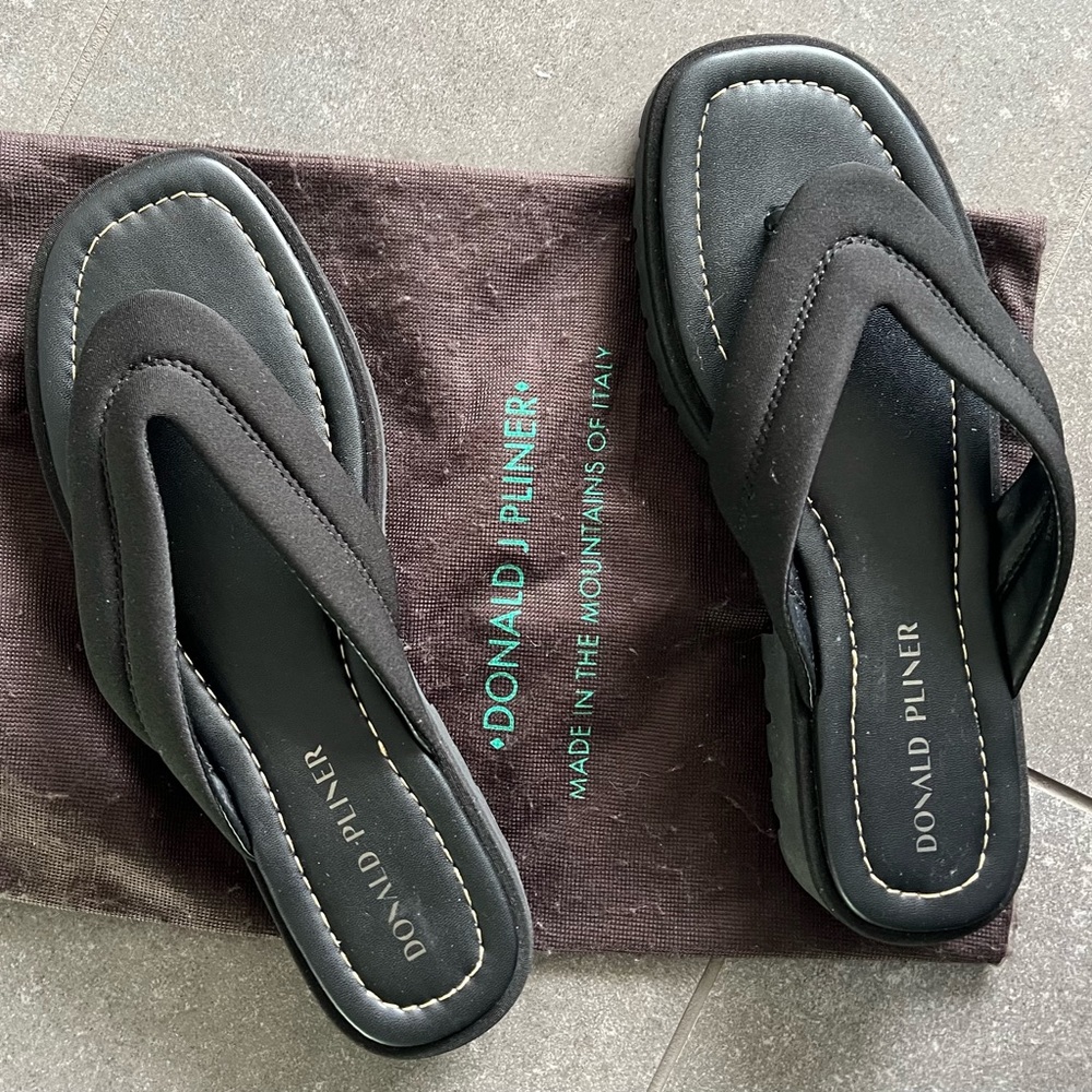 Donald Pliner Sandal